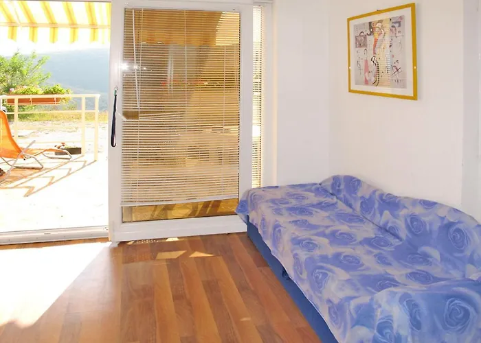 Appartamento Chantal-3 By Interhome