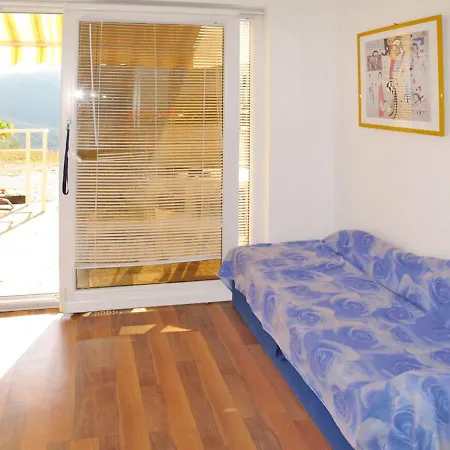Apartment Chantal - Rac152 By Interhome
